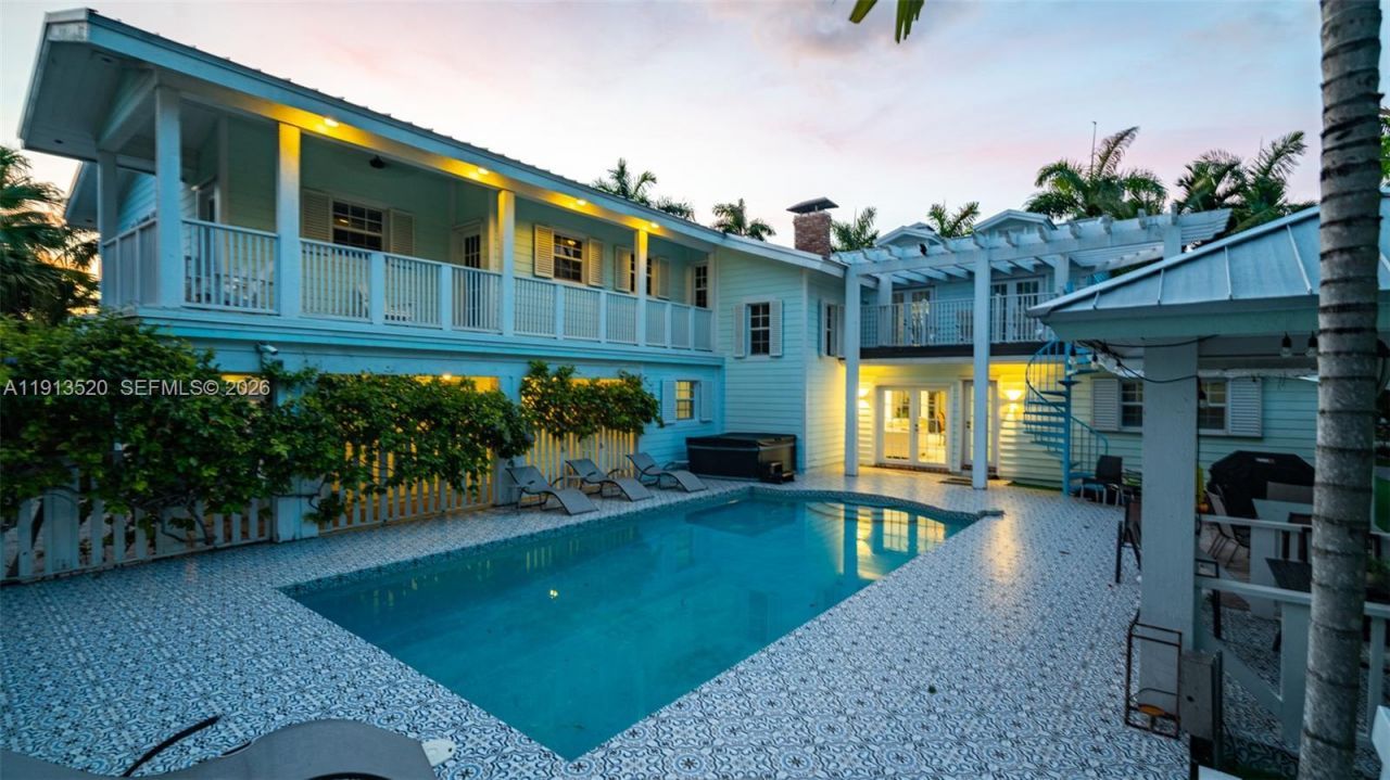 1025 N Southlake Dr, Hollywood, FL 33019 Photo