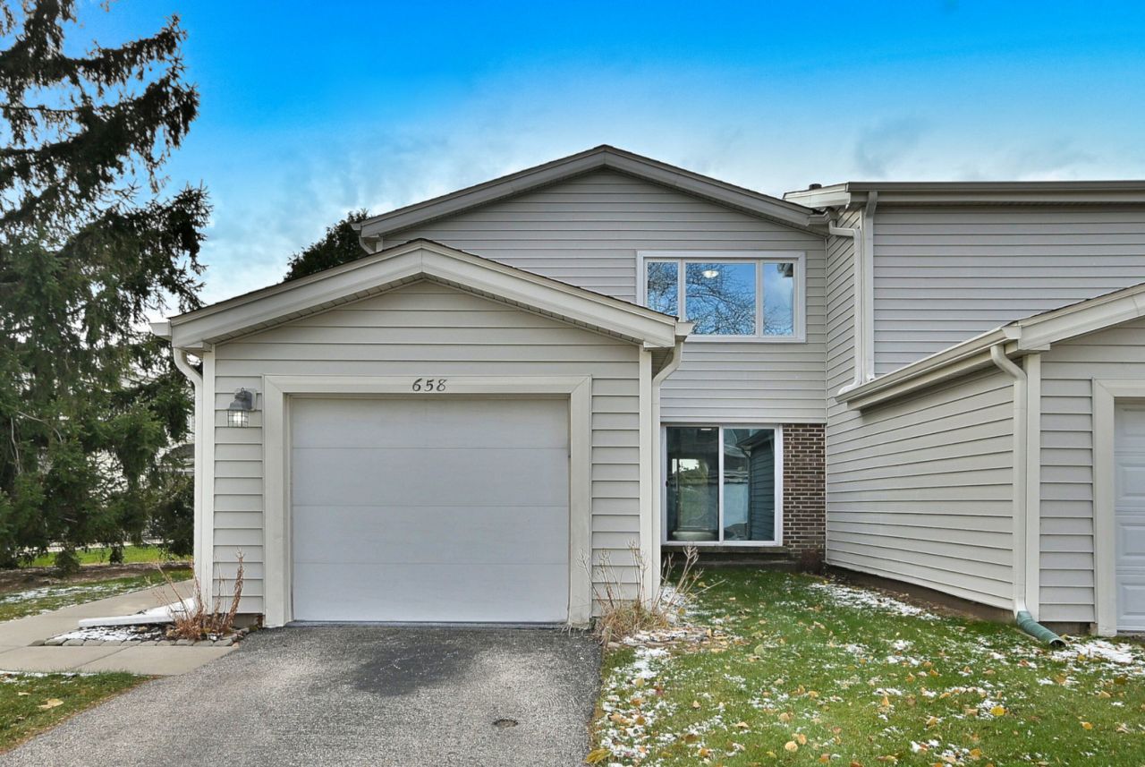 658 Claridge Circle, Hoffman Estates, IL 60169 Main Photo