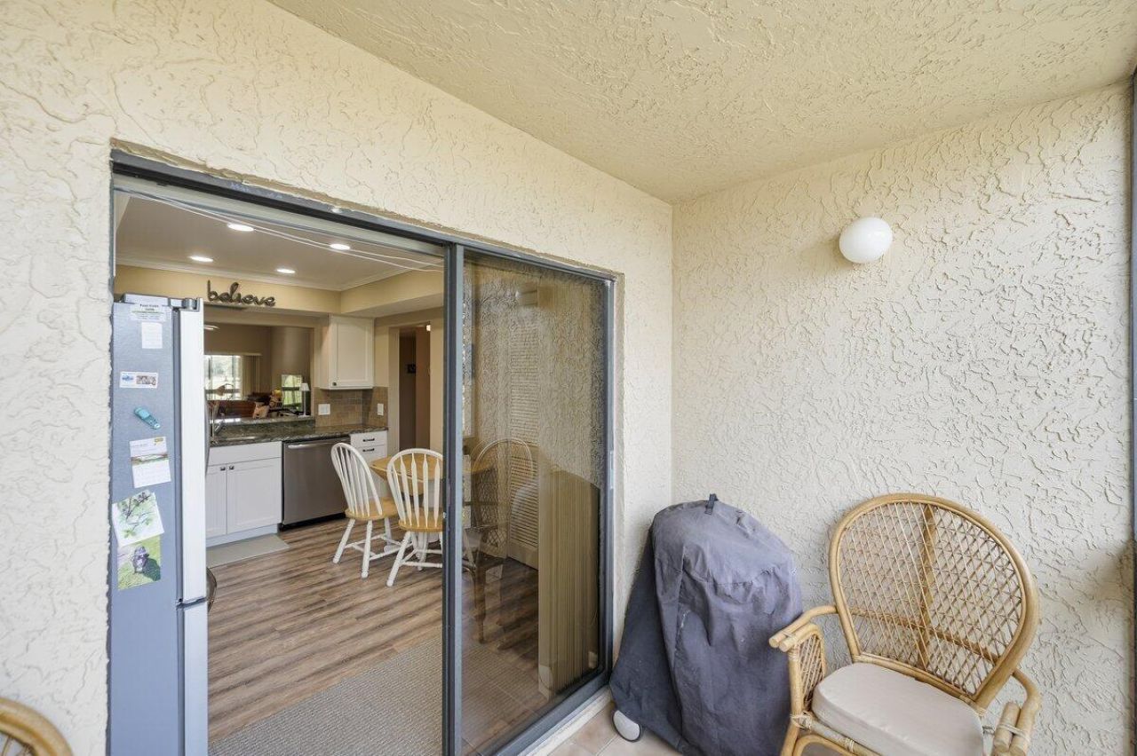 9430 Meadowood Drive, Unit 205, Fort Pierce, FL 34951 Photo