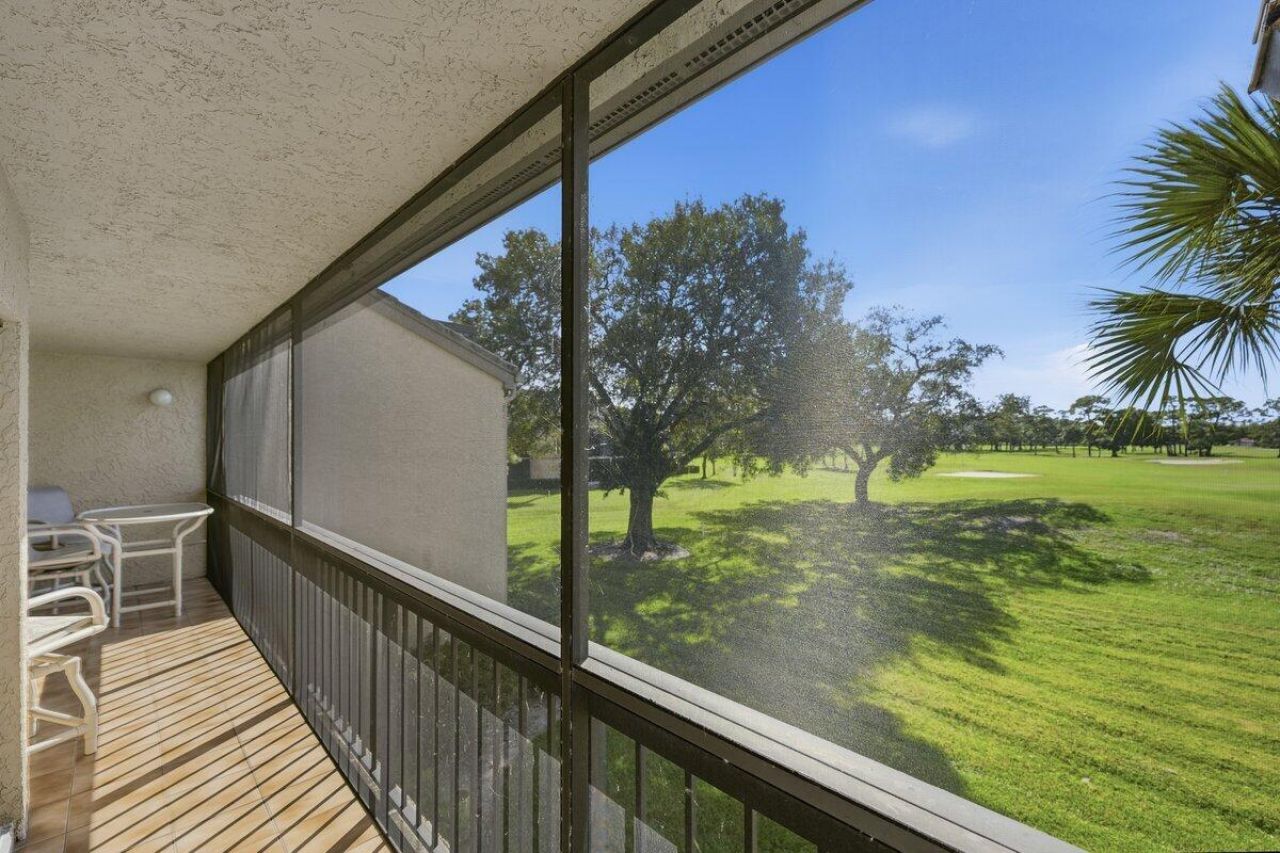 9430 Meadowood Drive, Unit 205, Fort Pierce, FL 34951 Photo