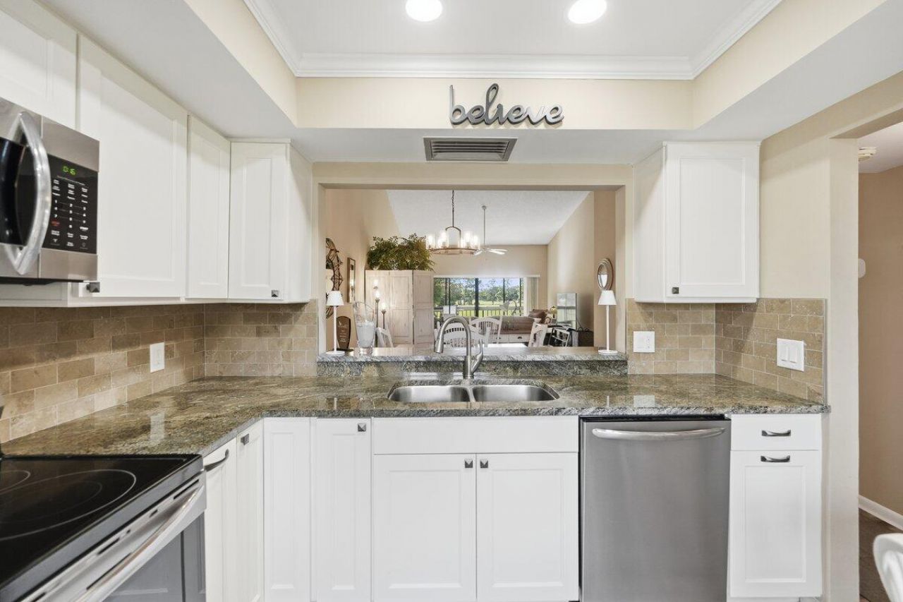 9430 Meadowood Drive, Unit 205, Fort Pierce, FL 34951 Photo