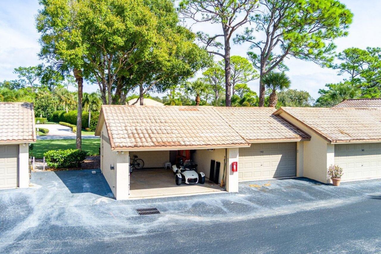 9430 Meadowood Drive, Unit 205, Fort Pierce, FL 34951 Photo