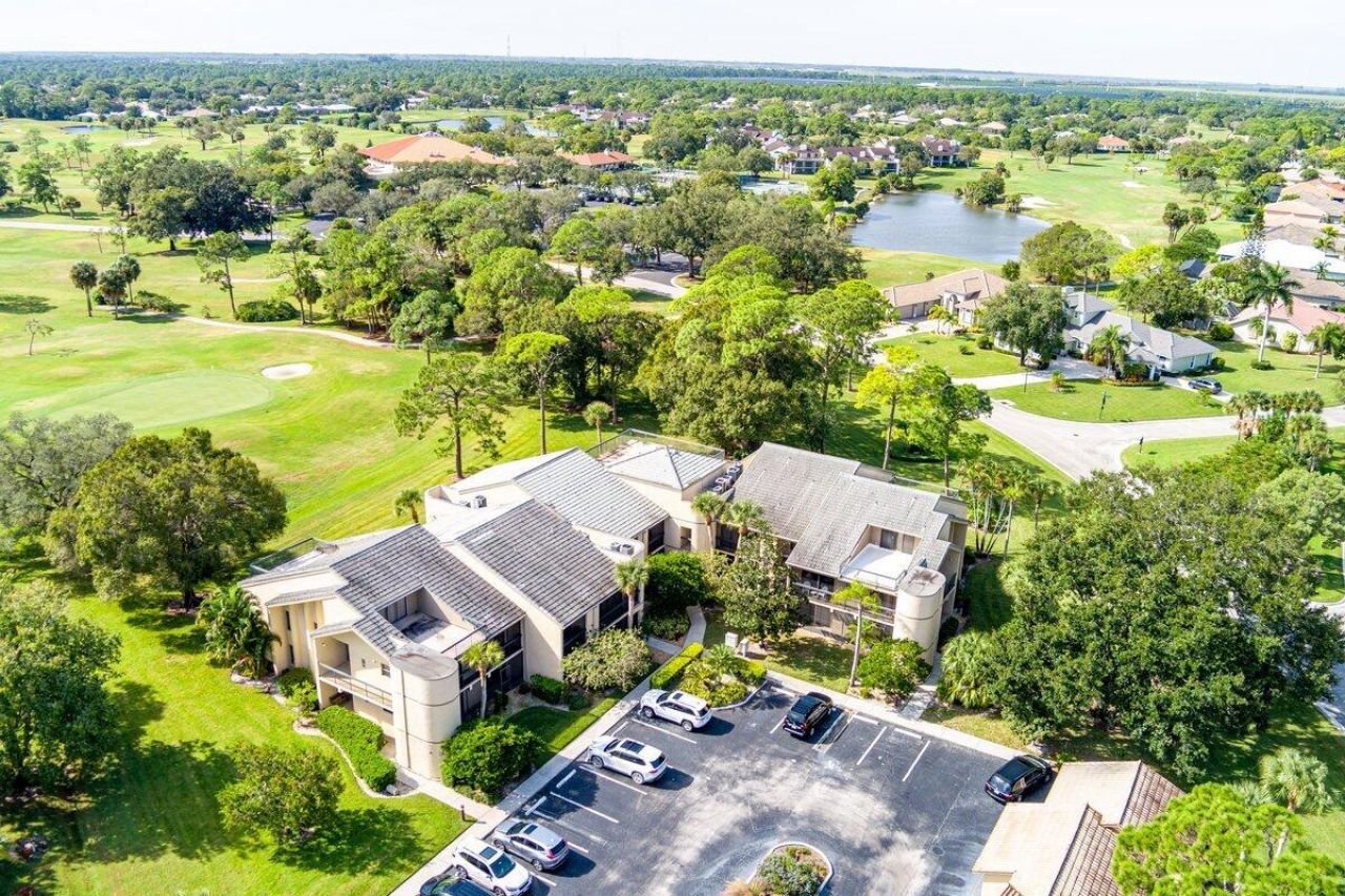 9430 Meadowood Drive, Unit 205, Fort Pierce, FL 34951 Photo