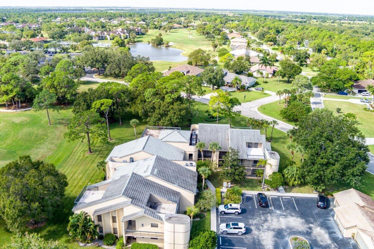 9430 Meadowood Drive, Unit 205, Fort Pierce, FL 34951 Photo