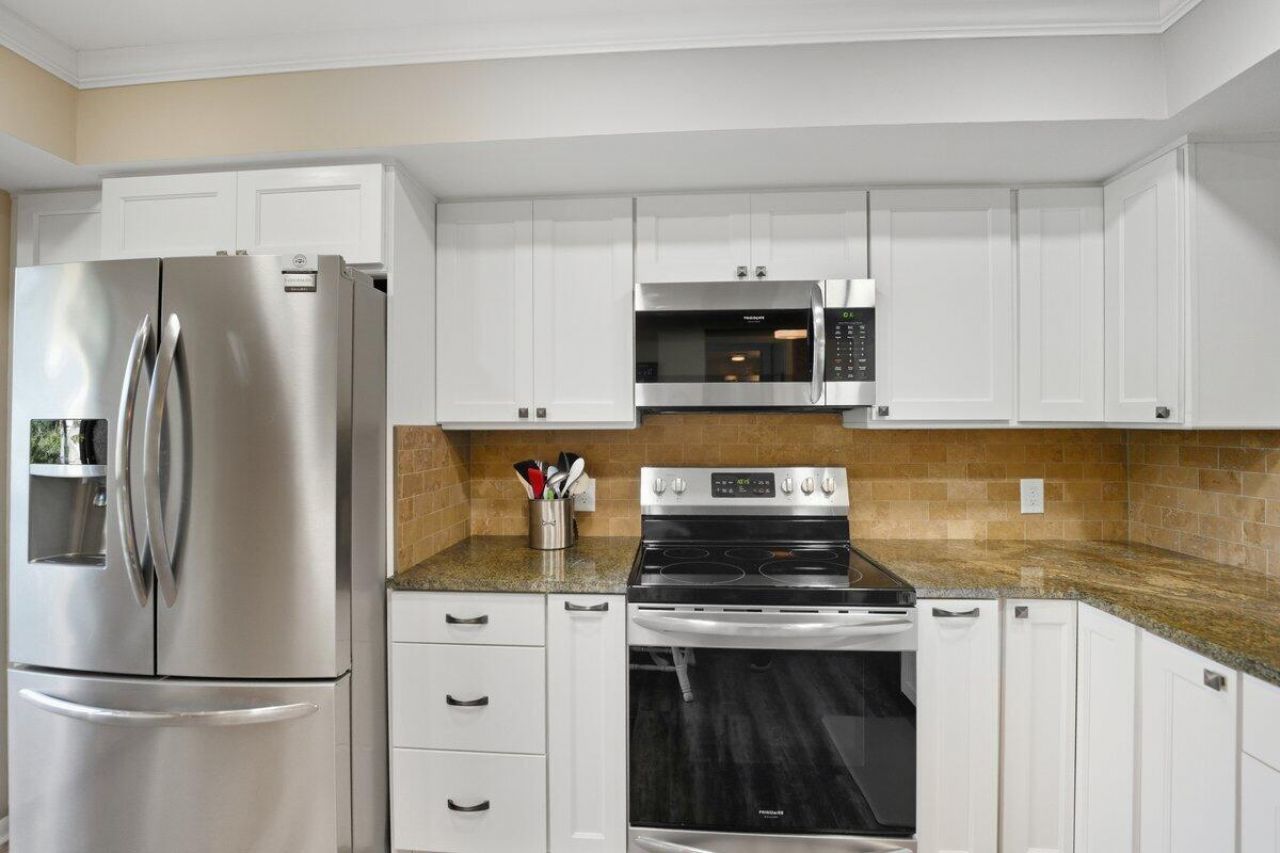 9430 Meadowood Drive, Unit 205, Fort Pierce, FL 34951 Photo