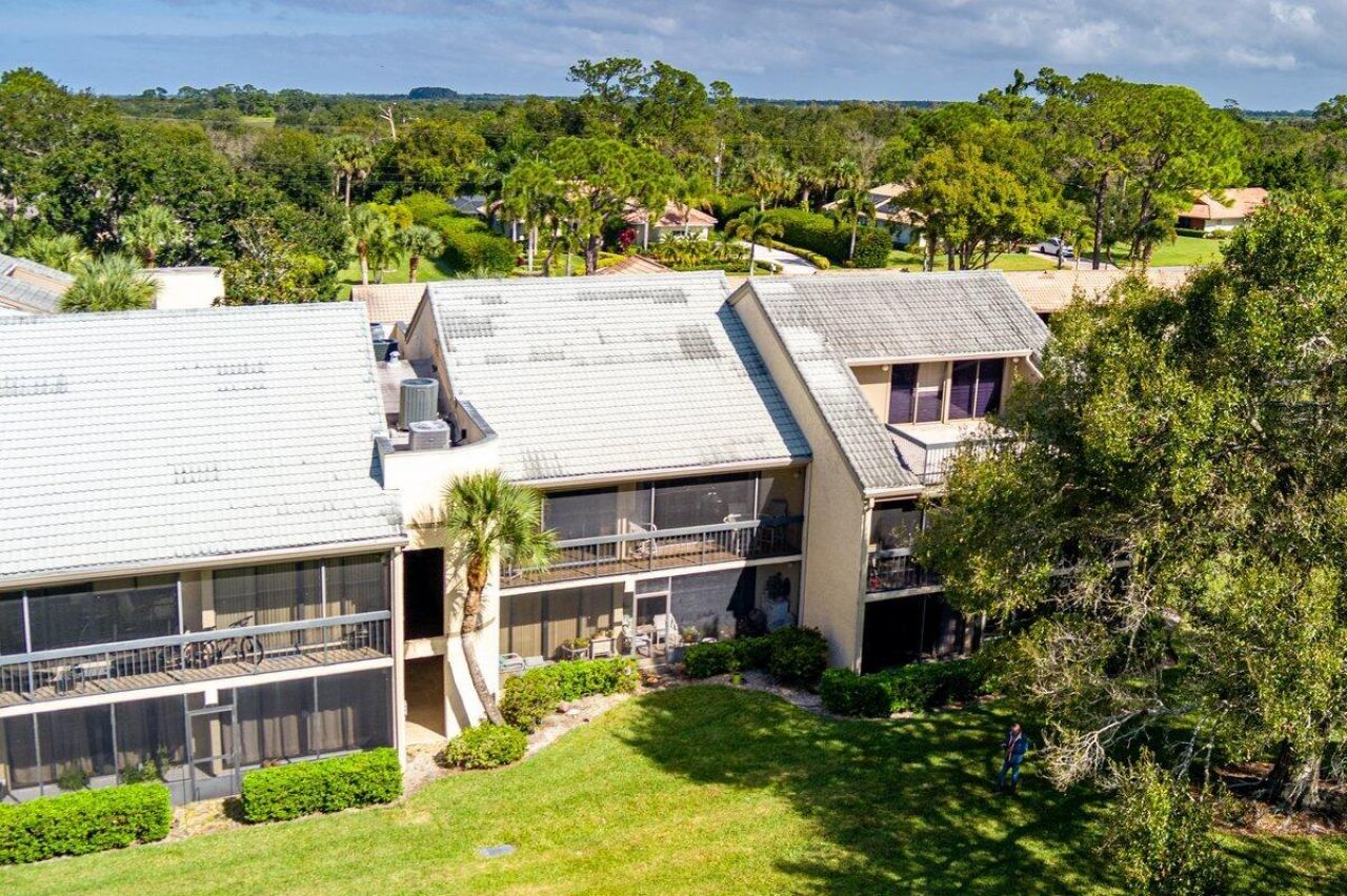 9430 Meadowood Drive, Unit 205, Fort Pierce, FL 34951 Photo