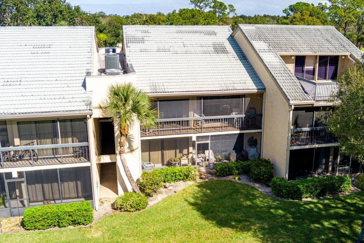 9430 Meadowood Drive, Unit 205, Fort Pierce, FL 34951 Photo