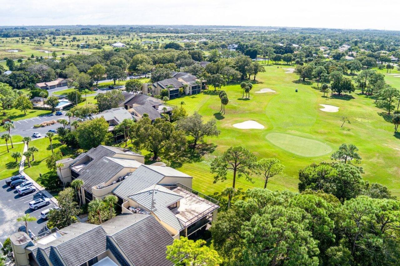 9430 Meadowood Drive, Unit 205, Fort Pierce, FL 34951 Photo