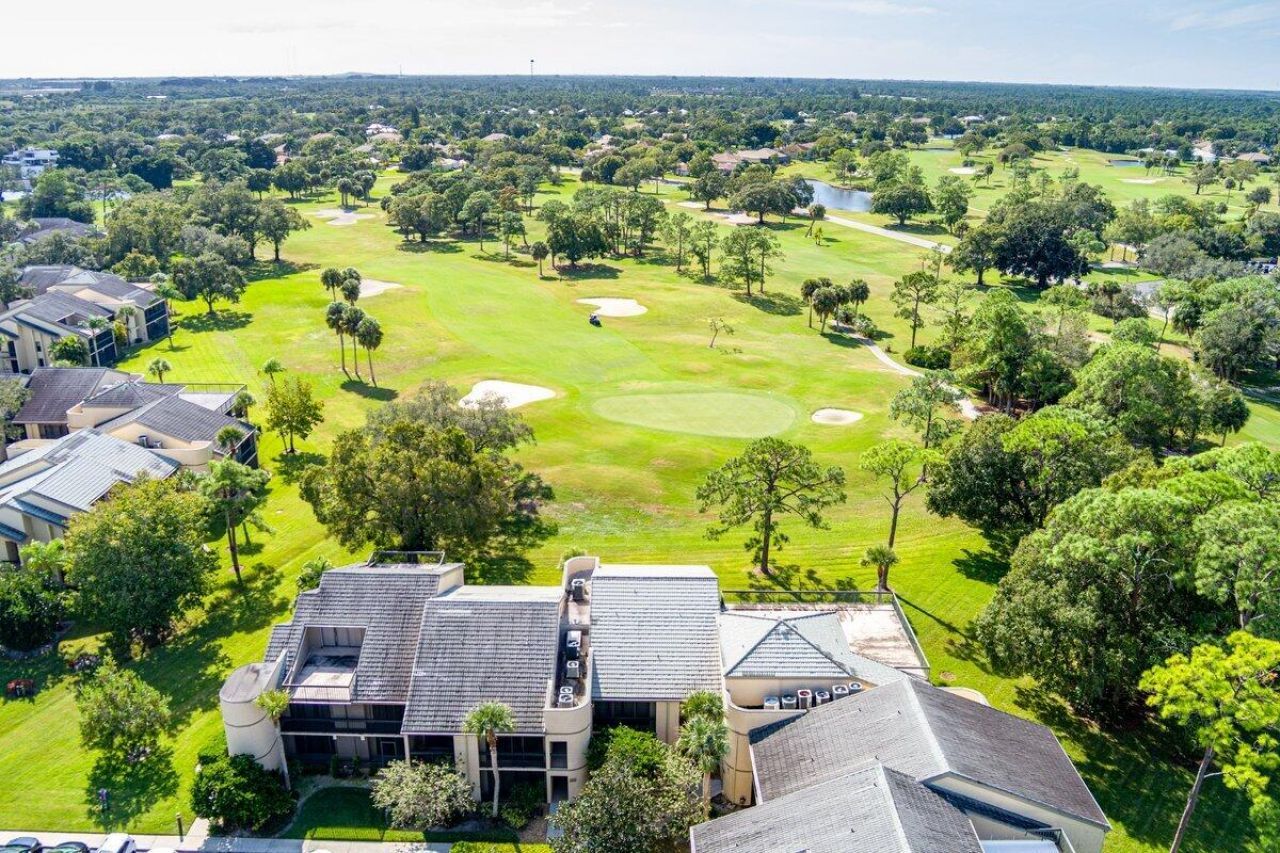 9430 Meadowood Drive, Unit 205, Fort Pierce, FL 34951 Photo