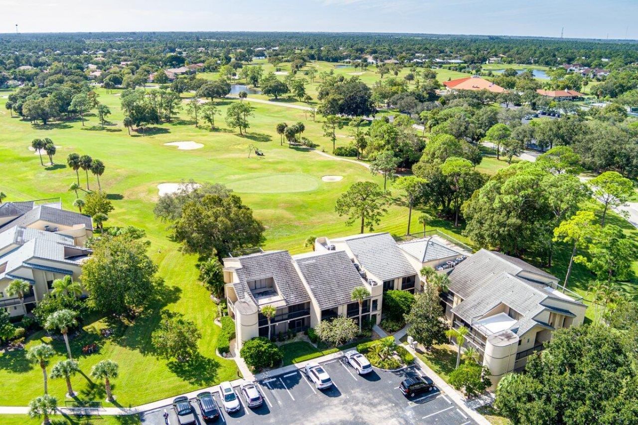 9430 Meadowood Drive, Unit 205, Fort Pierce, FL 34951 Photo