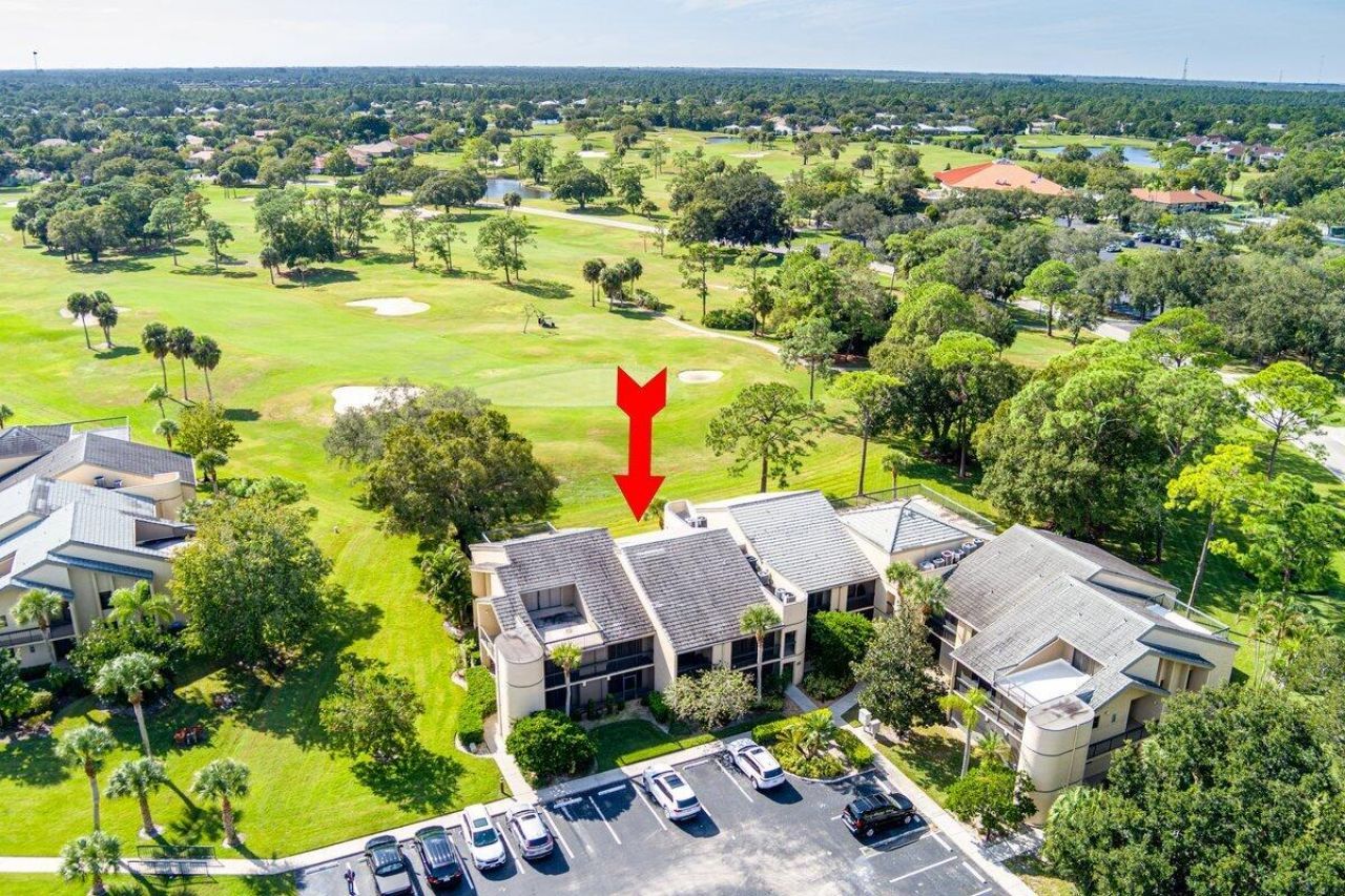 9430 Meadowood Drive, Unit 205, Fort Pierce, FL 34951 Photo