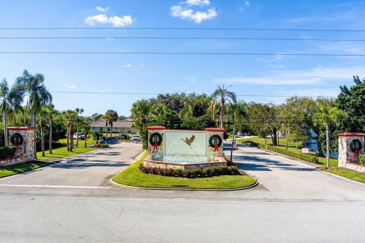 9430 Meadowood Drive, Unit 205, Fort Pierce, FL 34951 Photo