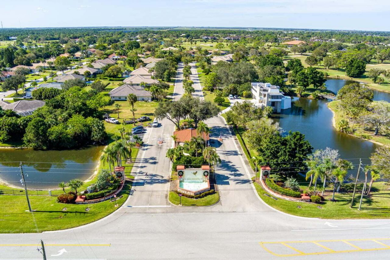 9430 Meadowood Drive, Unit 205, Fort Pierce, FL 34951 Photo