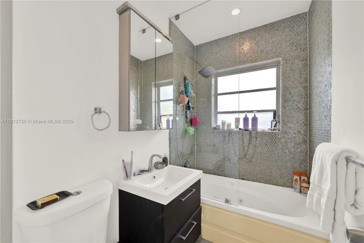 1610 Michigan Ave, Unit 7, Miami Beach, FL 33139 Photo