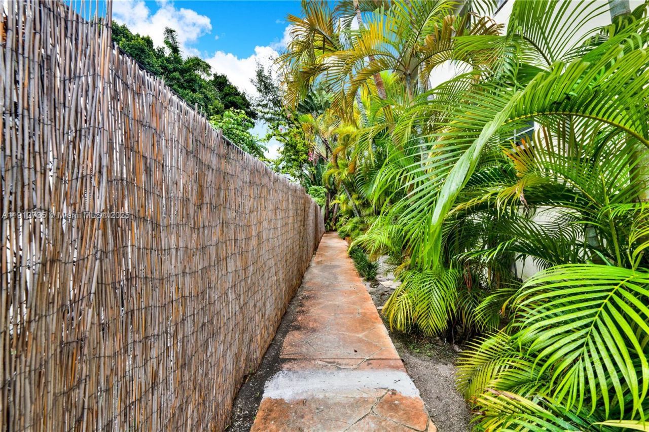 1610 Michigan Ave, Unit 7, Miami Beach, FL 33139 Photo