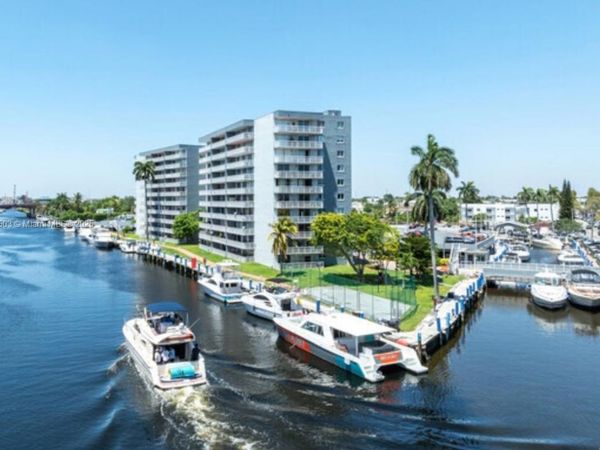 1800 NW 24th Ave, Unit 420, Miami, FL 33125