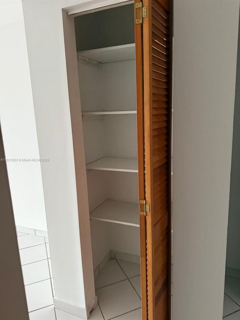 1800 NW 24th Ave, Unit 420, Miami, FL 33125 Photo