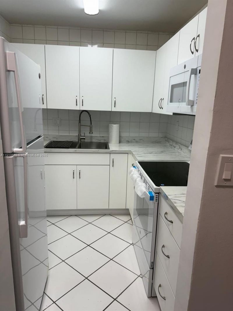 1800 NW 24th Ave, Unit 420, Miami, FL 33125 Photo