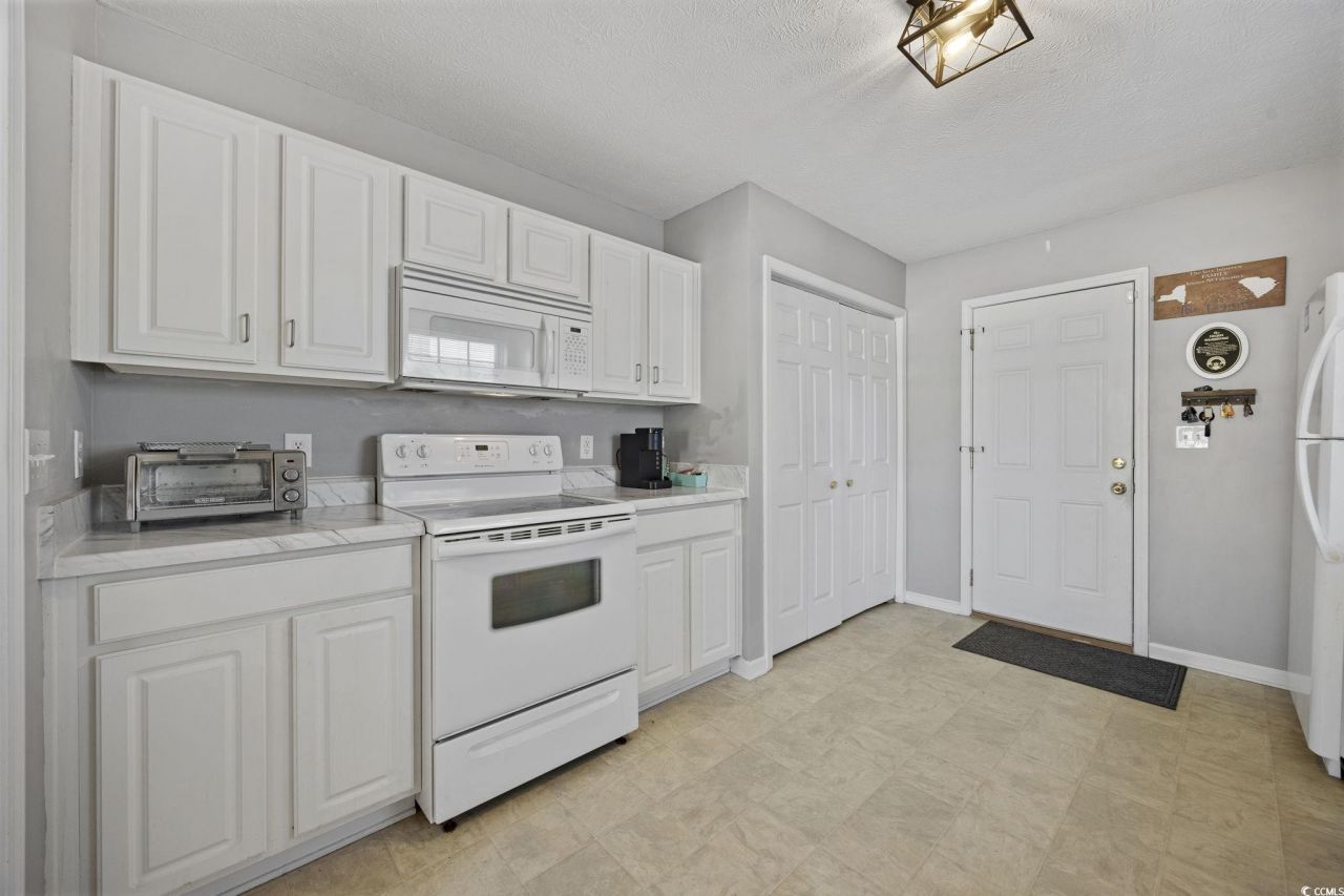 2902 Silver Leaf Circle Photo 10