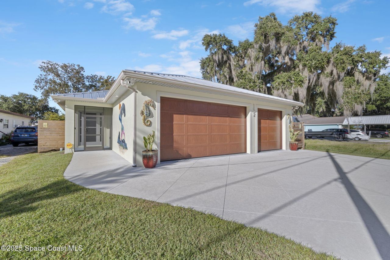 152 Indian Creek Road, Oak Hill, FL 32759 Photo