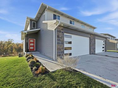 939 Titan Drive, Hickman, NE 68372