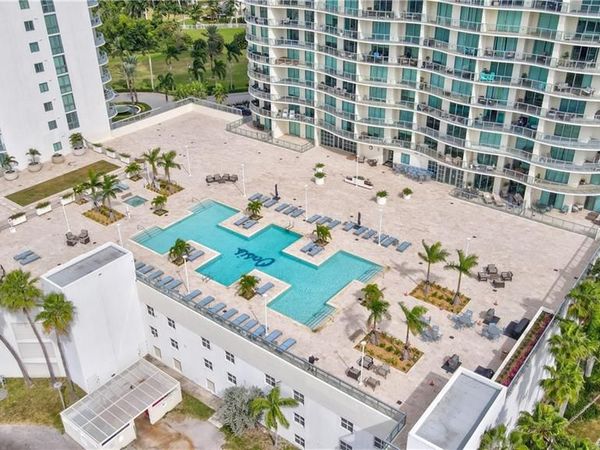 3000 Oasis Grand BLVD, Unit 1401, FORT MYERS, FL 33916