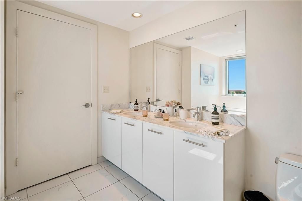 3000 Oasis Grand Blvd, Unit 1401, Fort Myers, FL 33916 Photo