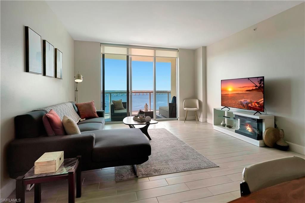 3000 Oasis Grand Blvd, Unit 1401, Fort Myers, FL 33916 Photo