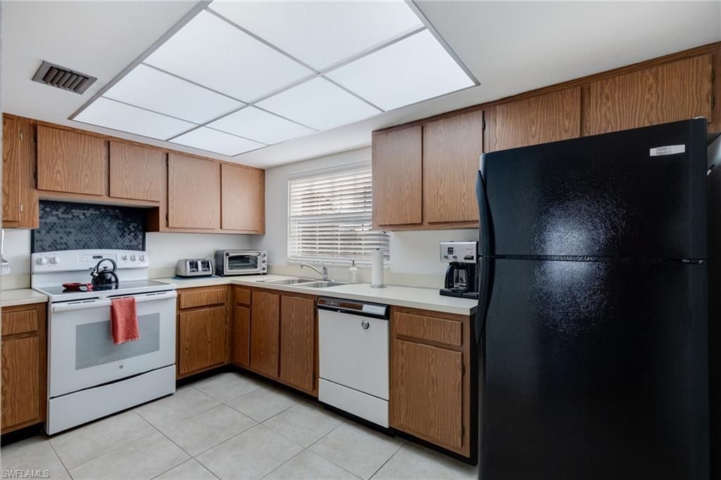 7056 Nantucket Cir , Unit 8, North Fort Myers, FL 33917 Photo