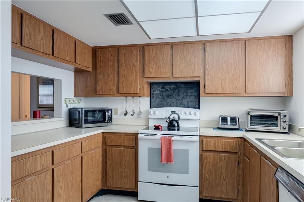 7056 Nantucket Cir , Unit 8, North Fort Myers, FL 33917 Photo