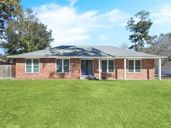 208 COUNTRY CLUB Boulevard, Slidell, LA 70458
