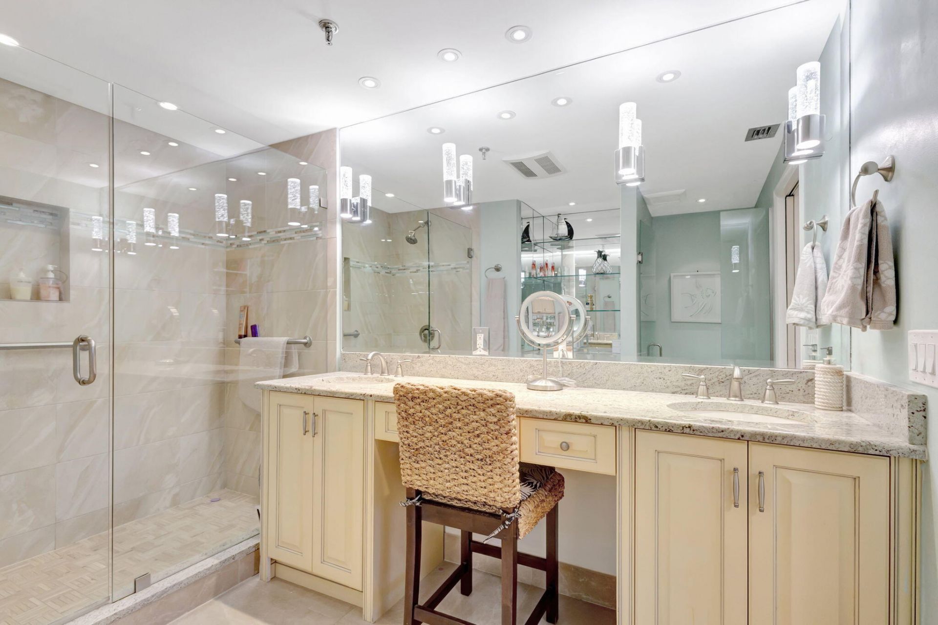 11370 Twelve Oaks Way, Unit 218, North Palm Beach, FL 33408 Photo