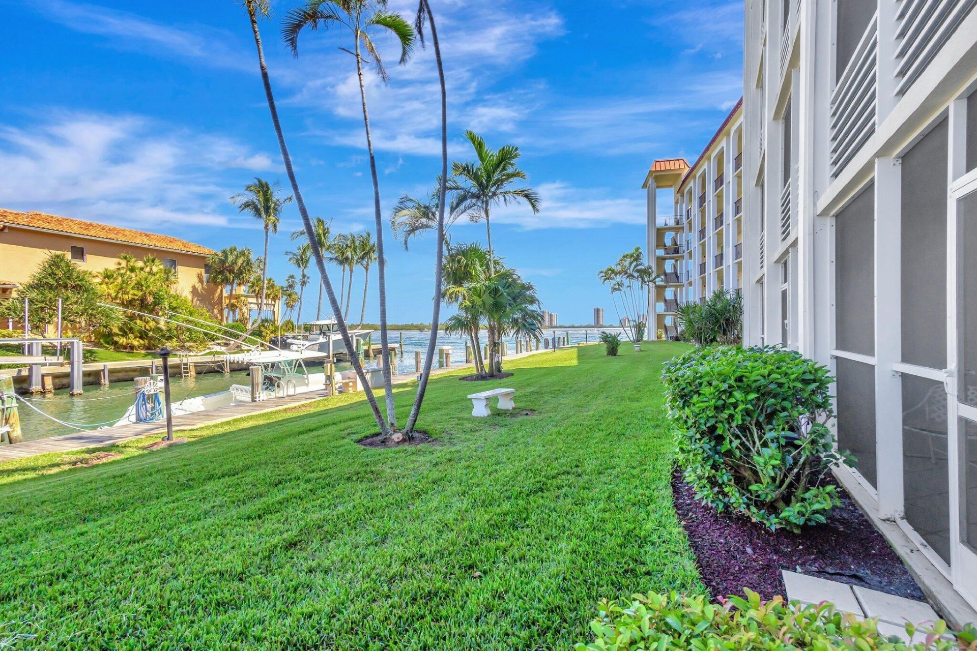 105 Paradise Harbour Boulevard, Unit 109, North Palm Beach, FL 33408 Photo