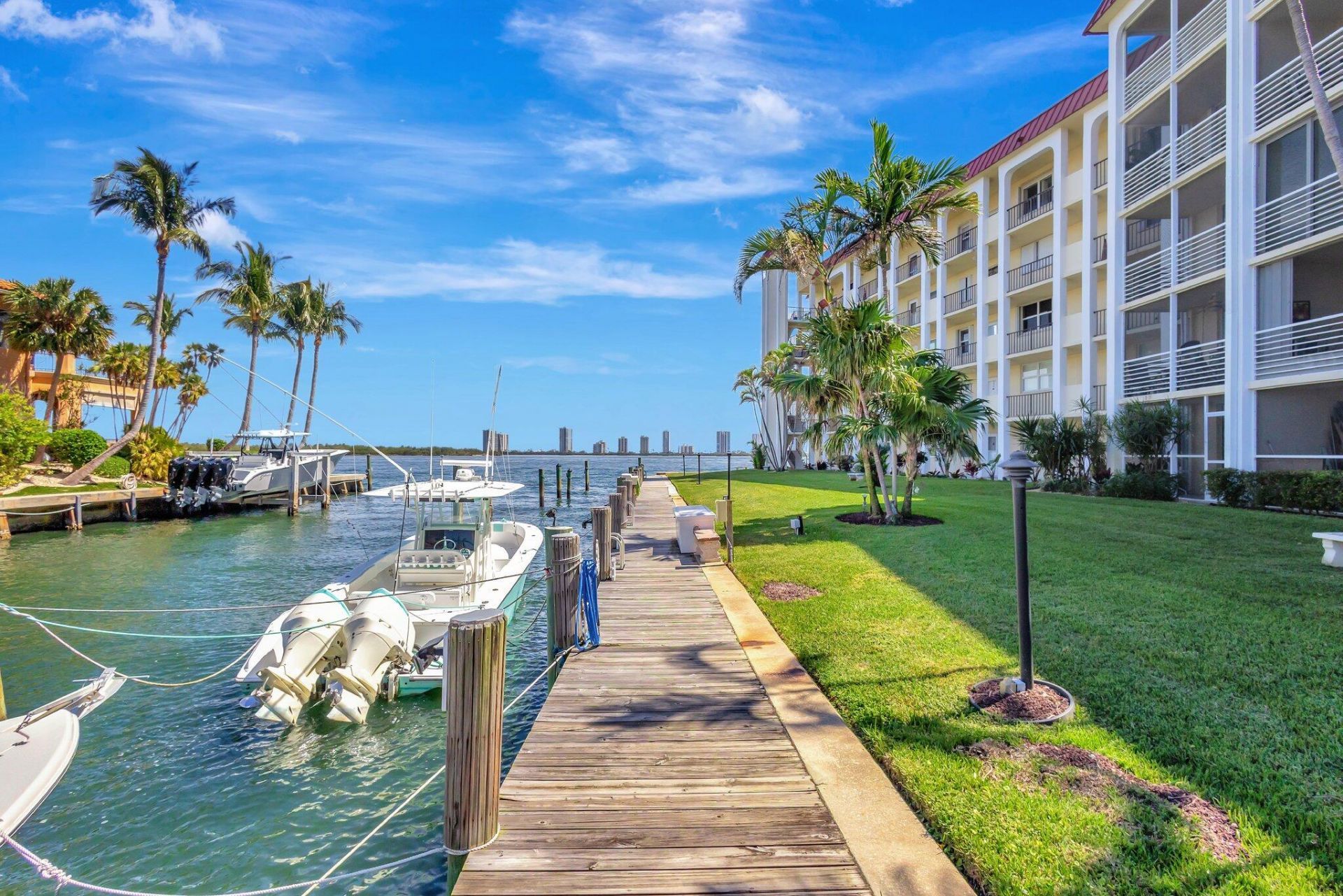 105 Paradise Harbour Boulevard, Unit 109, North Palm Beach, FL 33408 Photo