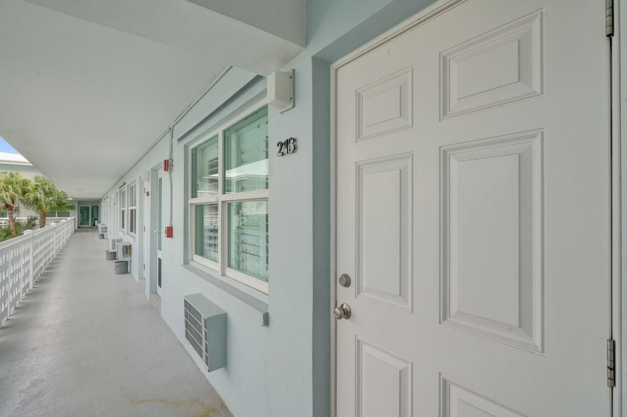 1850 S Ocean Drive, Unit 213, Fort Lauderdale, FL 33316 Photo
