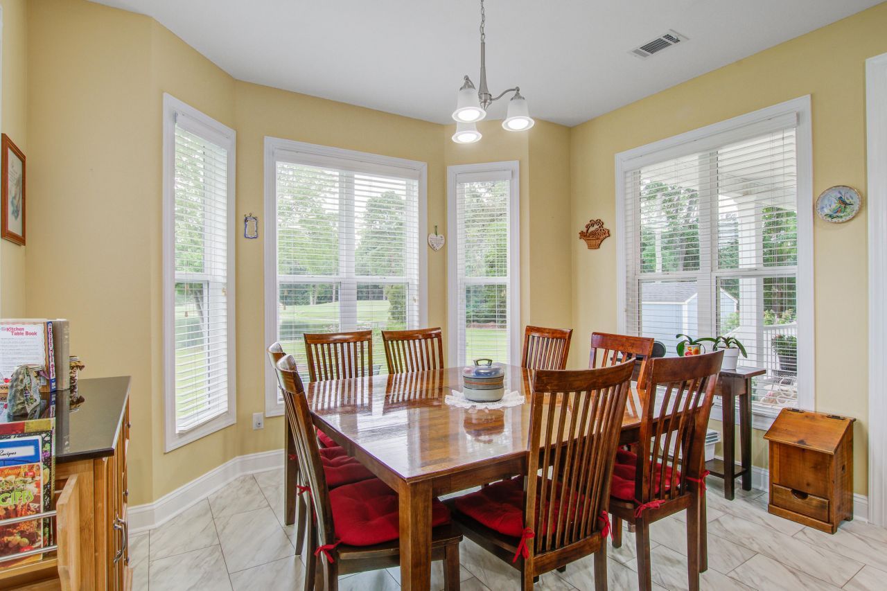 670 Plantation Street Photo 12