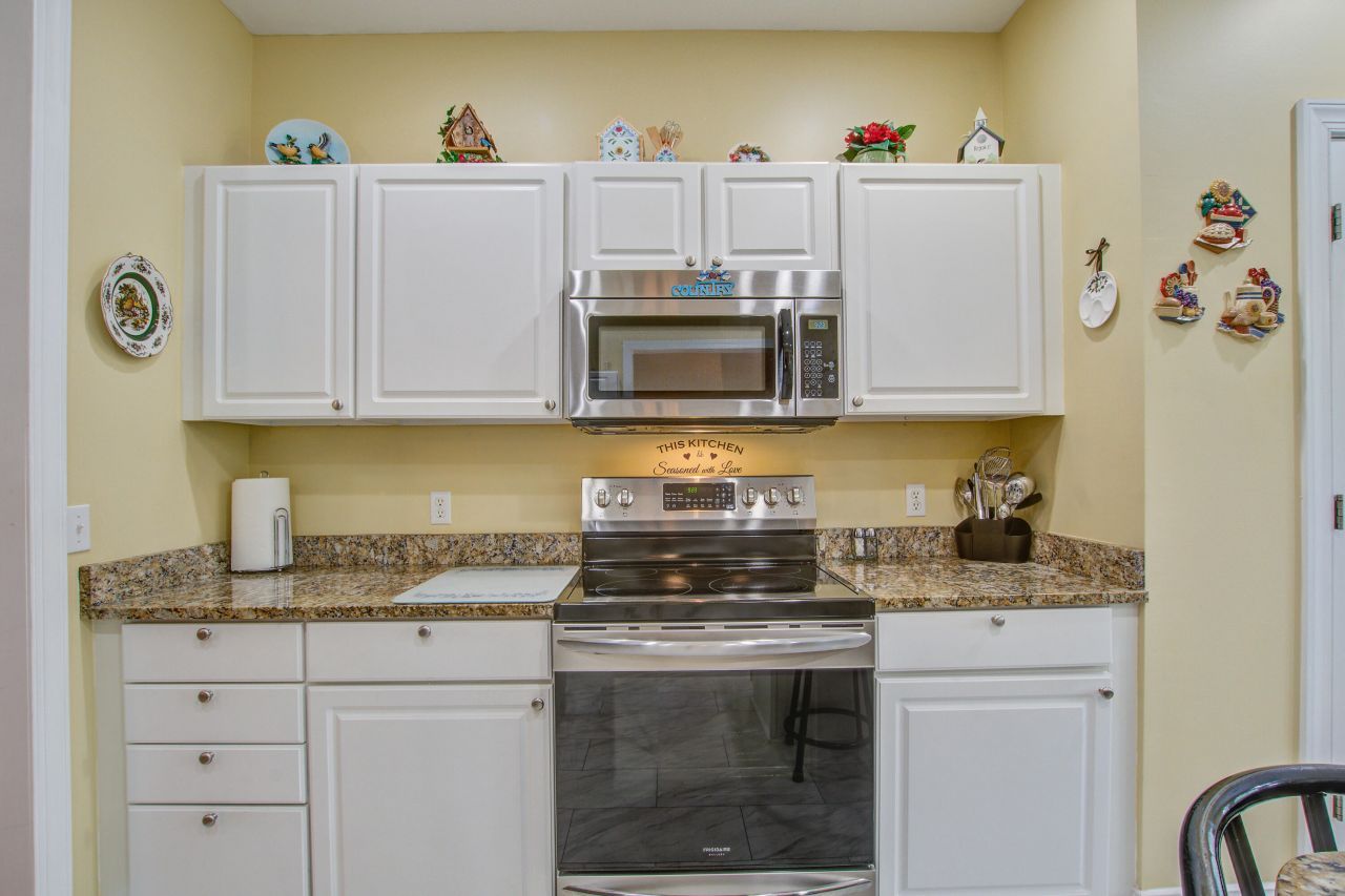 670 Plantation Street Photo 16