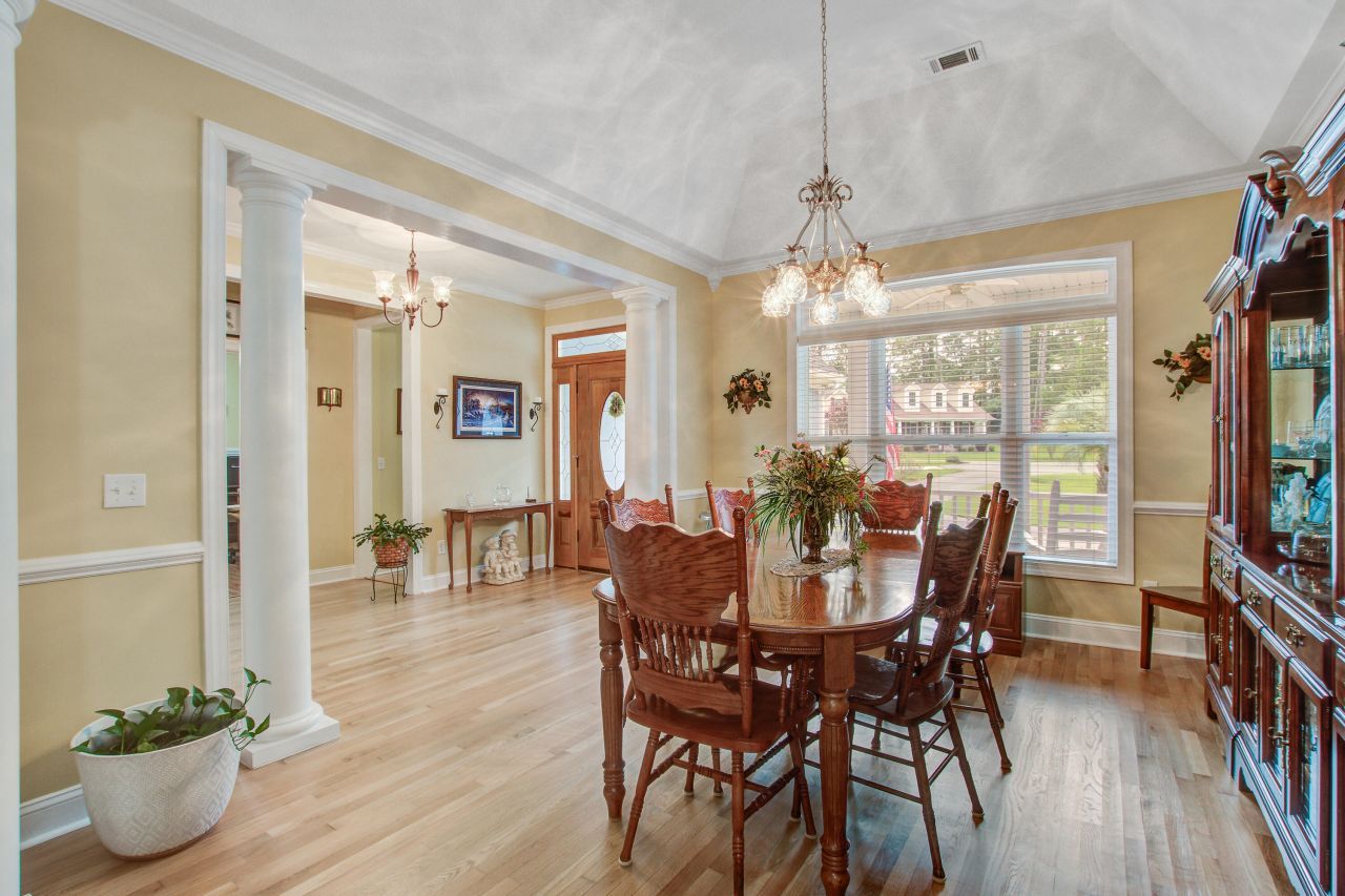 670 Plantation Street Photo 17