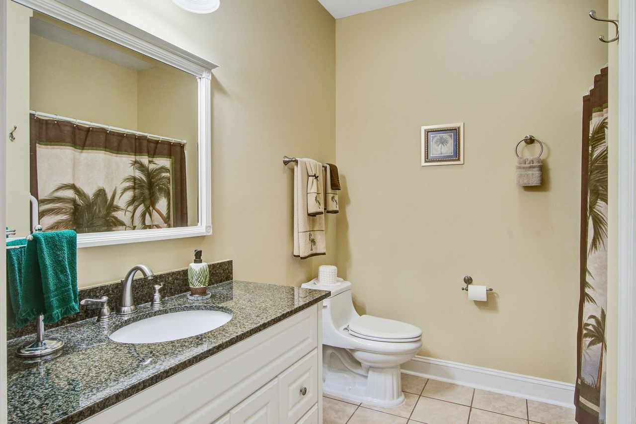 670 Plantation Street Photo 21