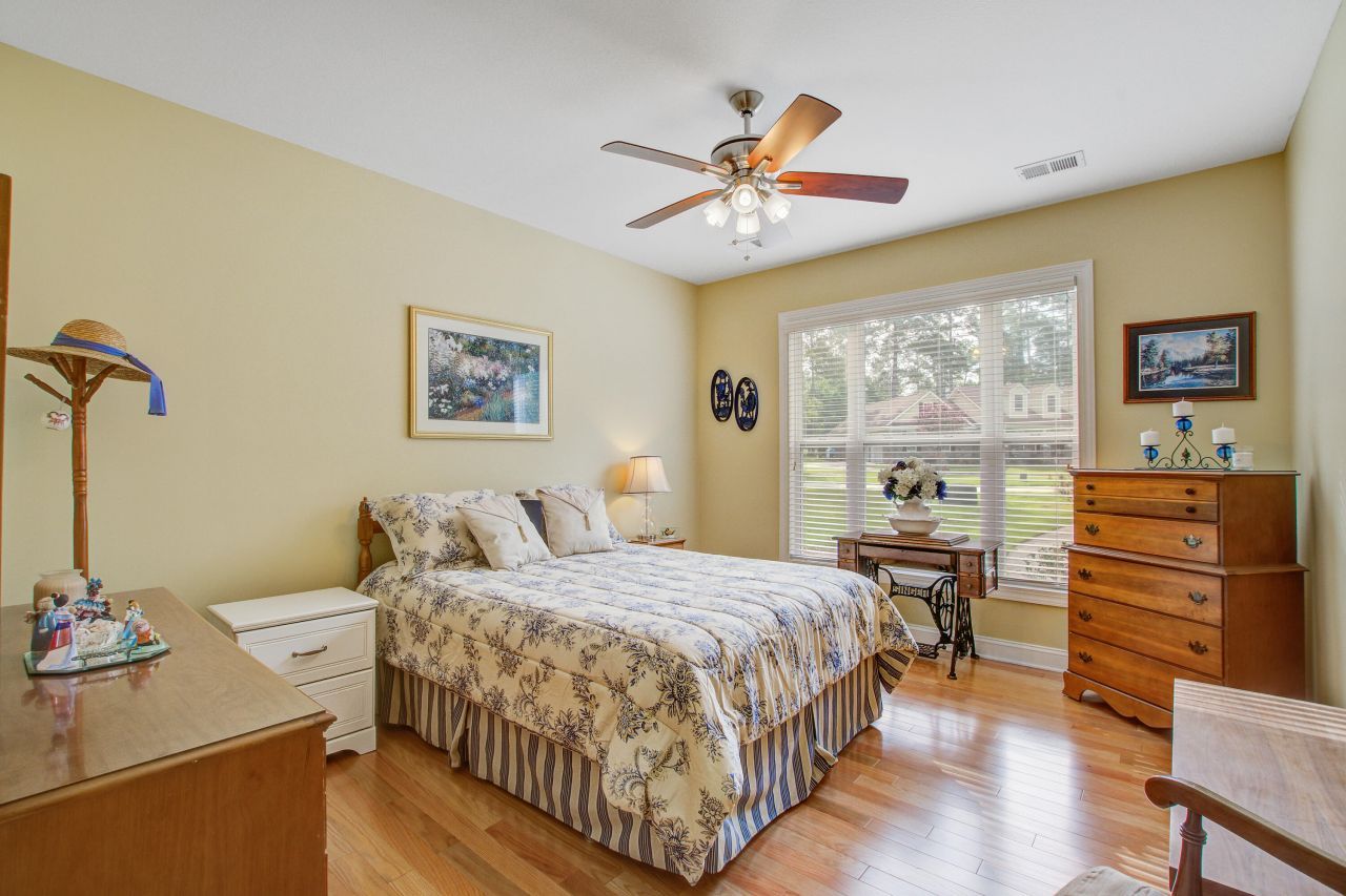 670 Plantation Street Photo 22