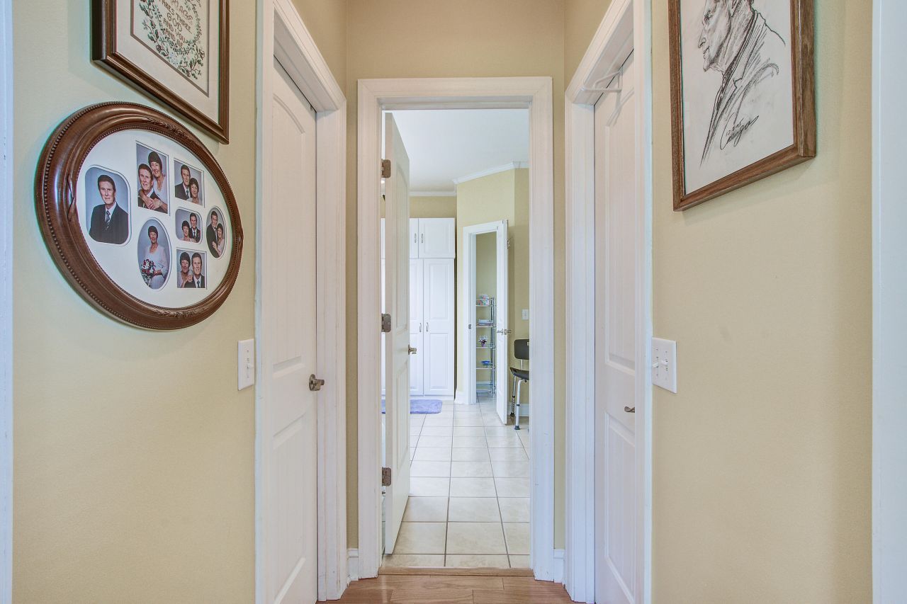 670 Plantation Street Photo 29