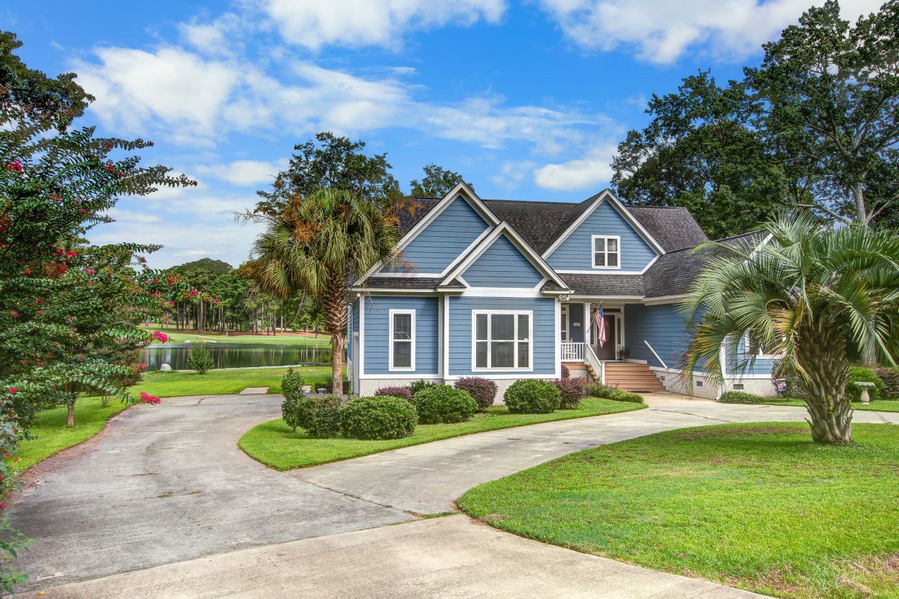 670 Plantation Street Photo 4