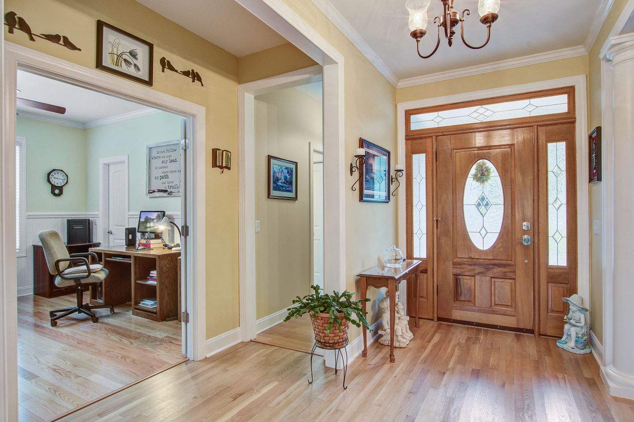 670 Plantation Street Photo 8