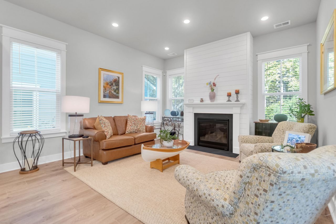 2342 Lenwick Hall Lane Photo 11