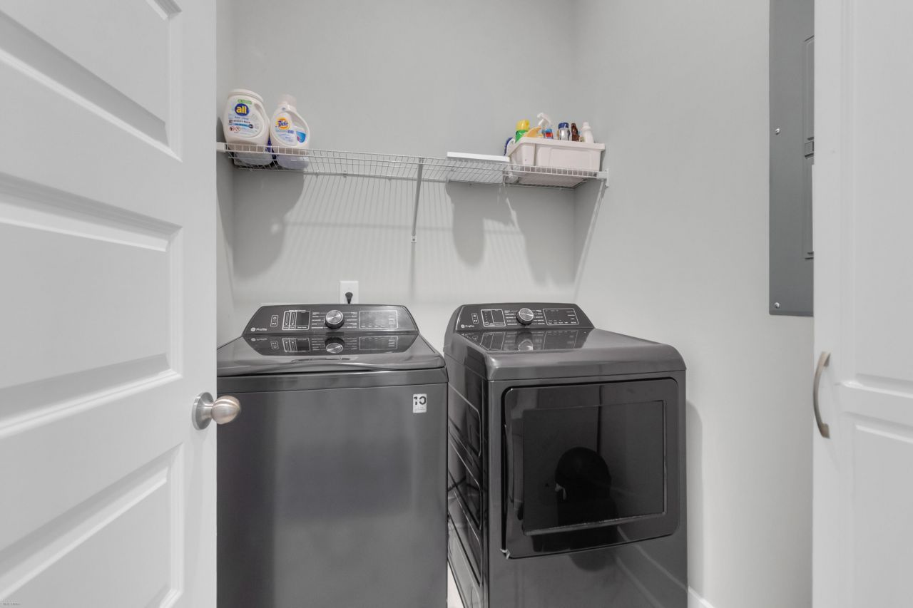 2342 Lenwick Hall Lane Photo 16