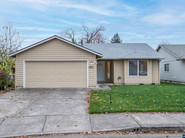 1011 Camry Ct NE, Salem, OR 97302