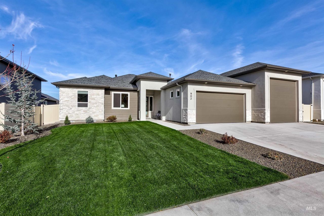 902 W Loretta St, Meridian, ID 83646 Main Photo