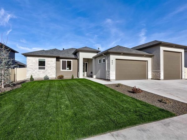 902 W Loretta St, Meridian, ID 83646