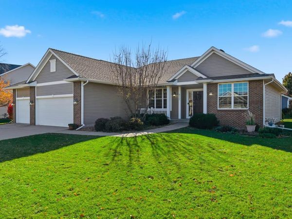 912 10th Avenue Place SE, Altoona, IA 50009