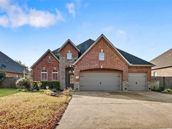 1407 SW Wisteria Avenue, Bentonville, AR 72713